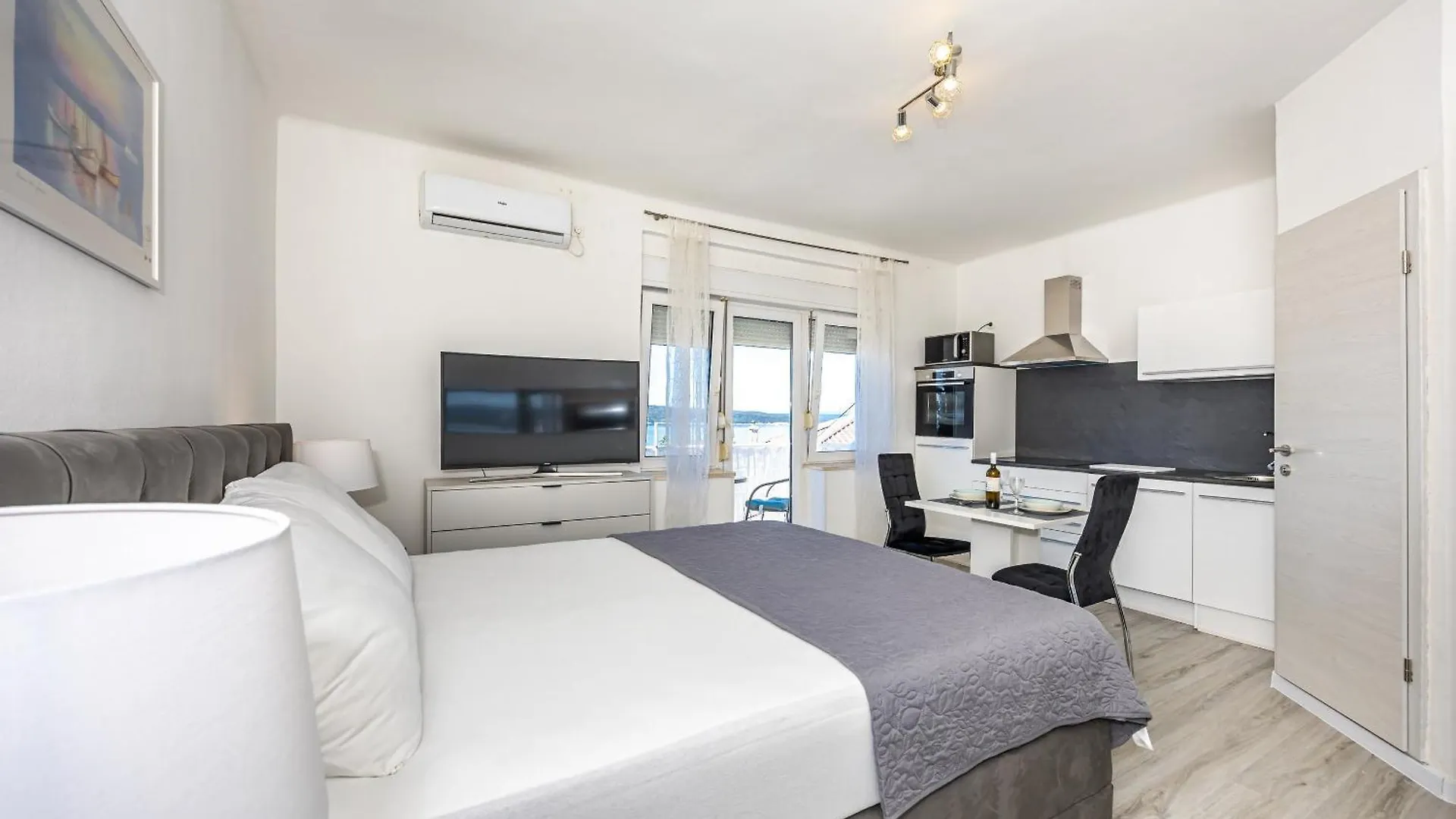 Studio Apartment Iva Цриквеница 0*,  Хорватия
