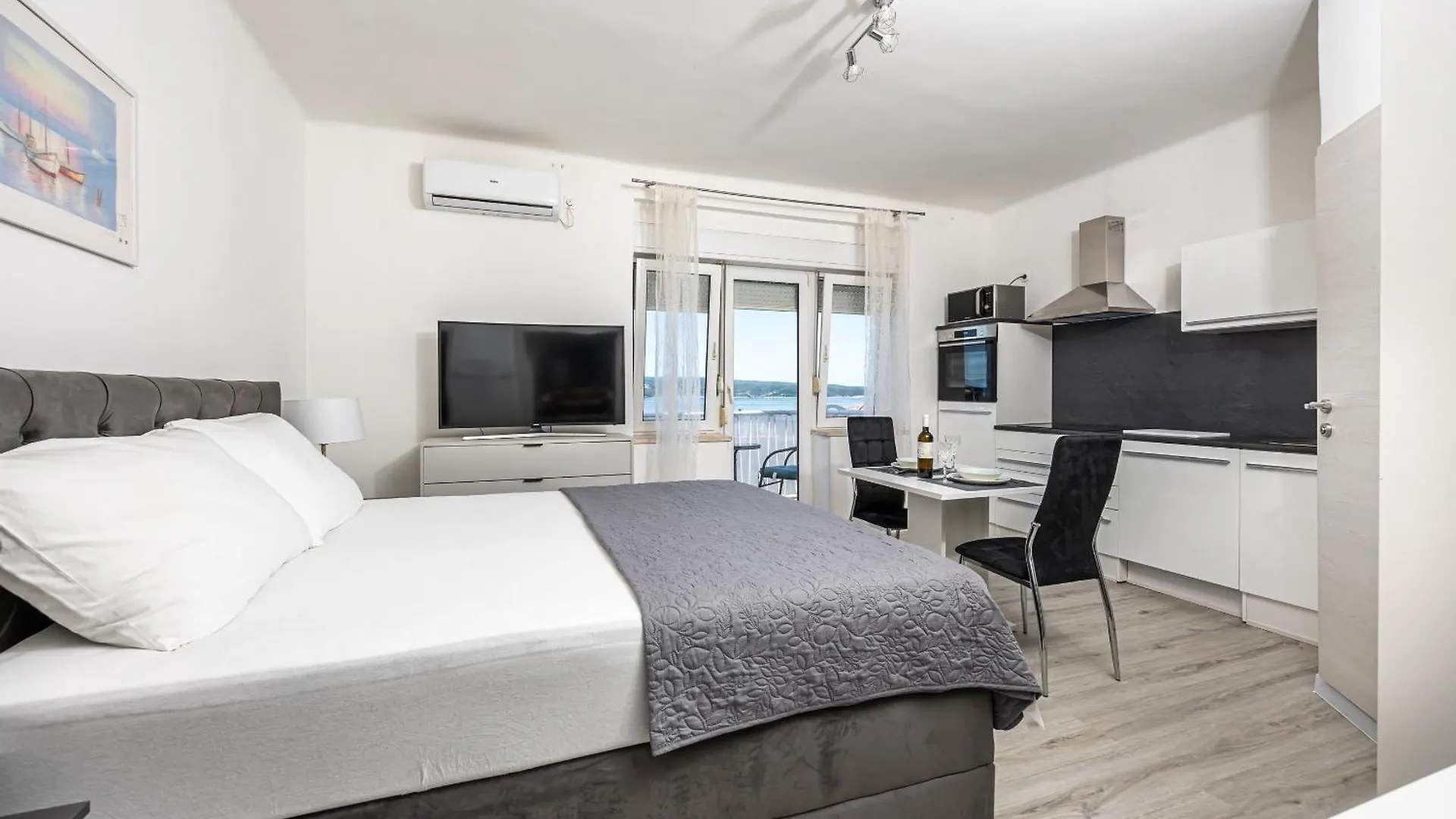 Studio Apartment Iva Цриквеница