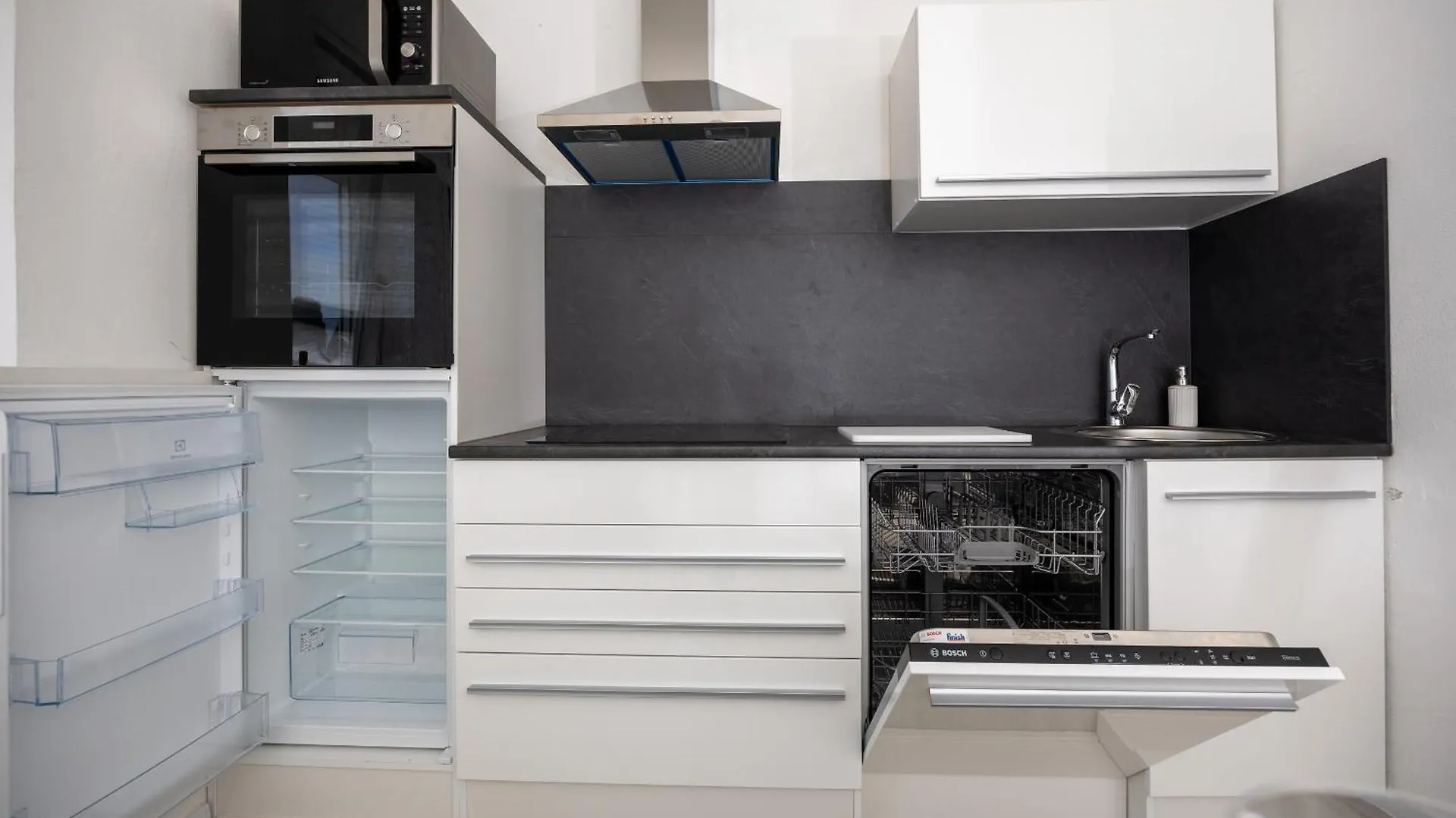 Studio Apartment Iva Цриквеница 0*,